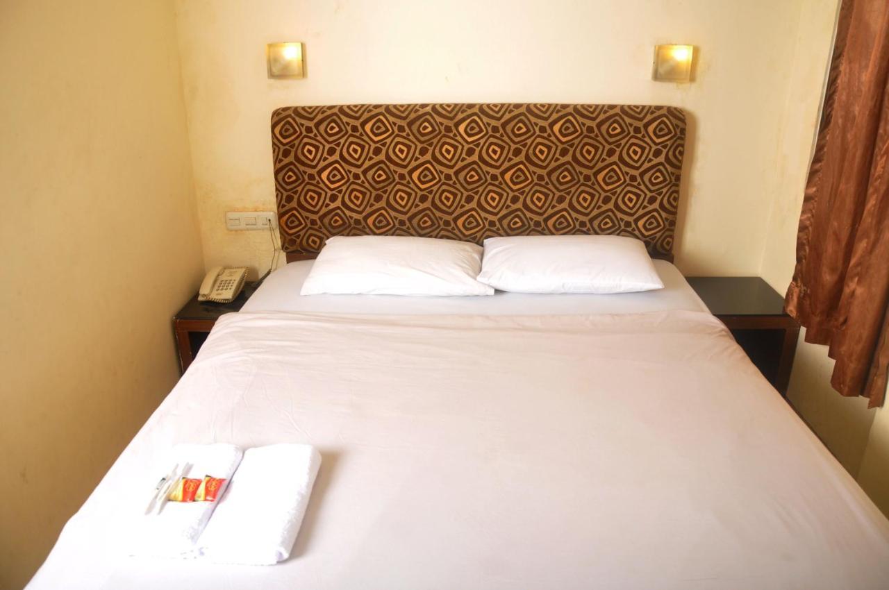 Hotel Ams Penthouse Jakarta Exterior foto